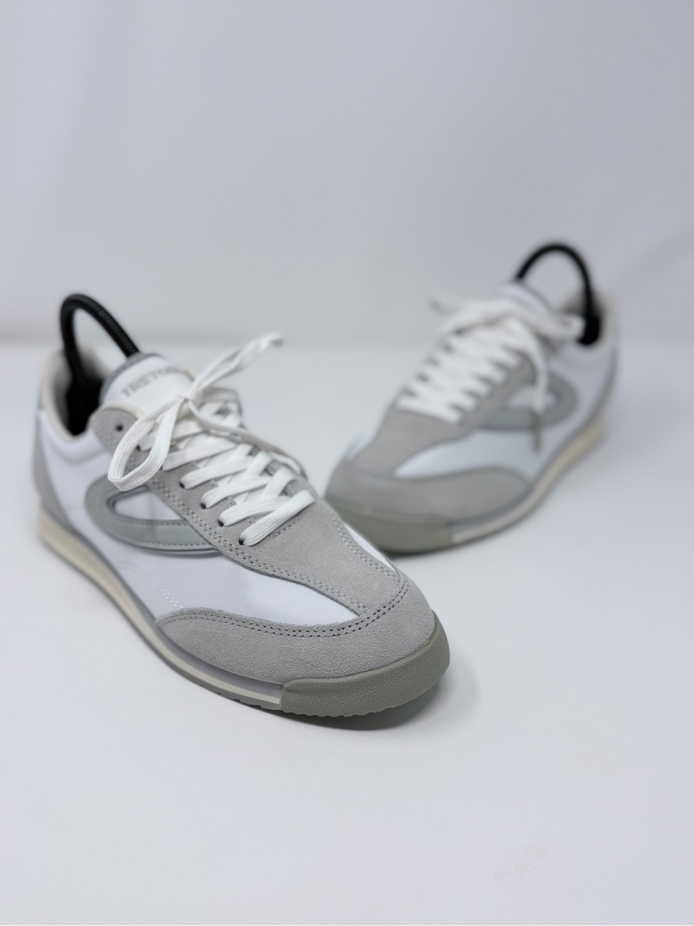 Tretorn White & Gray Retro Sneakers Women’s Size 7 Casual Streetwear Shoes